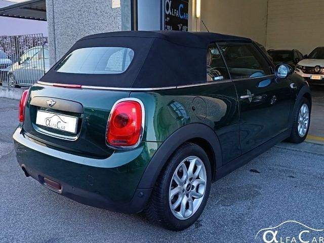 Usata Mini One Cabriolet 102 CV (75 kW) 2017 British racing green Cabrio