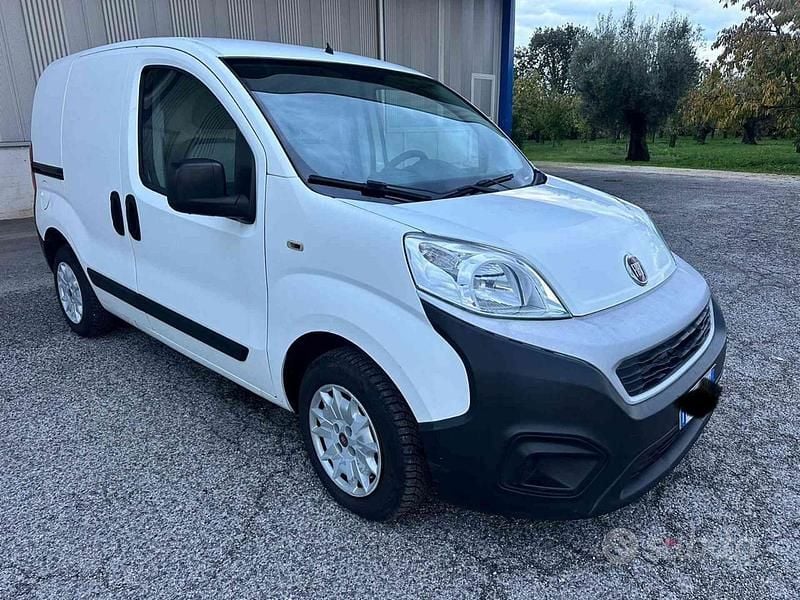 Bianco Usata 2017 Fiat Fiorino Monovolume | 3000 € (Ottimo prezzo) - Immagine 1/4