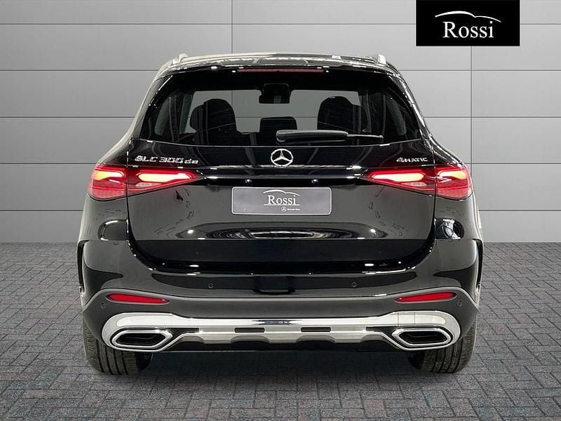 Nuova Mercedes GLC300e 197 CV (144 kW) 2026 Nero