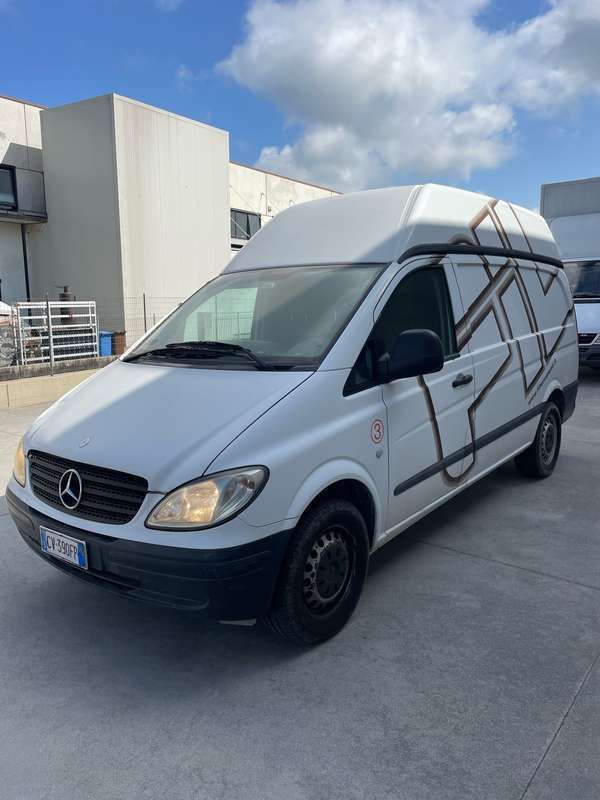 Usata 2005 Mercedes Vito Furgone | 11.500 € - Immagine 1/4