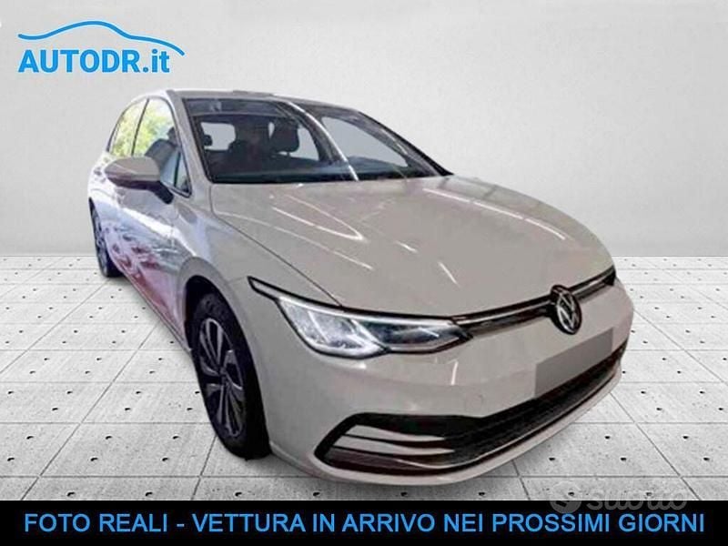 Usata VW Golf VIII Active 116 CV (85 kW) 2022 Bianco Berlina