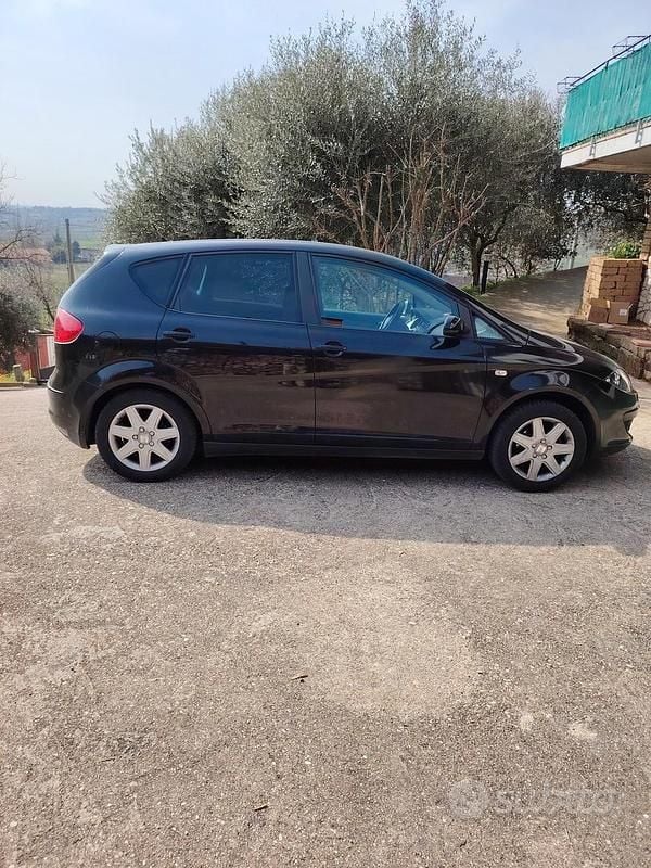 Usata Seat Altea 105 CV (77 kW) 2008 Nero Monovolume