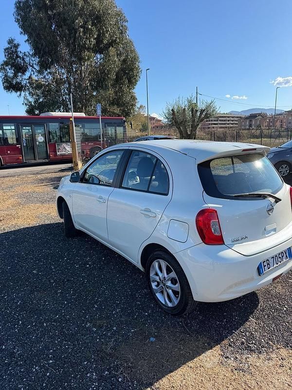 Usata Nissan Micra Tekna 80 CV (58 kW) 2016 Bianco Berlina