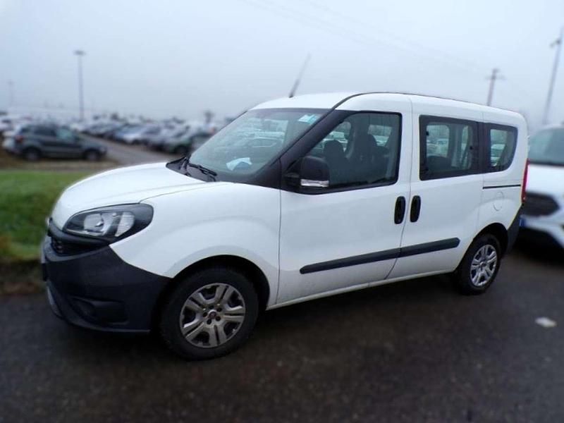 Usata Fiat Doblò Easy 95 CV (69 kW) 2020 Bianco Monovolume