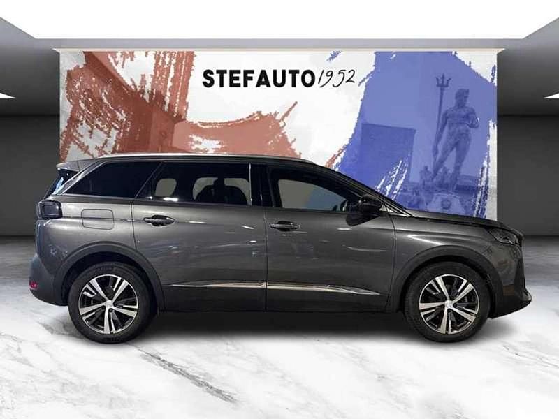 Usata Peugeot 5008 Allure 131 CV (96 kW) 2024 Gris platinum SUV