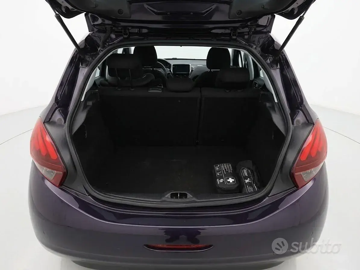Usata Peugeot 208 82 CV (60 kW) 2018 Blu Utilitaria