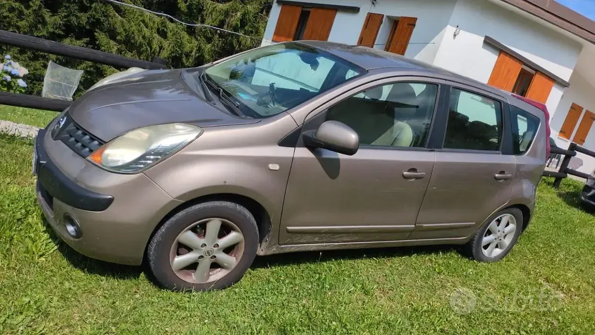 Usata Nissan Note 88 CV (64 kW) 2006 Grigio Utilitaria