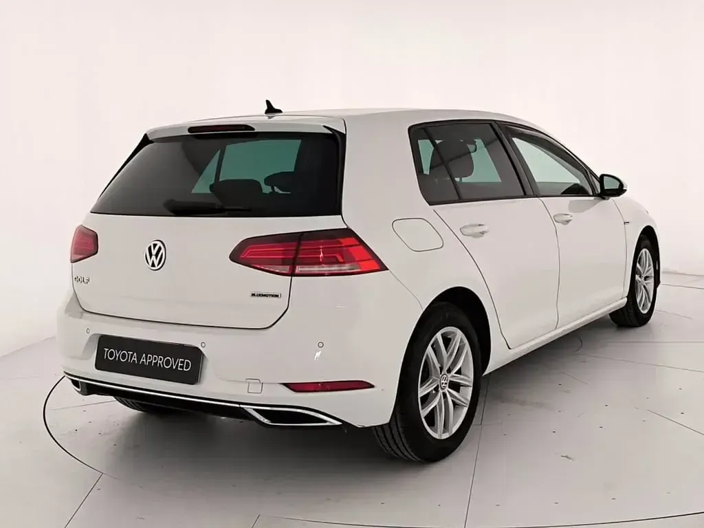 Begagnad VW Golf VIII Executive 131 HK (96 kW) 2020 Grå Sedan