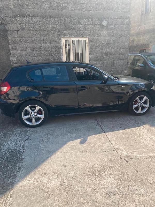 Usata BMW 118 122 CV (89 kW) 2006 Utilitaria