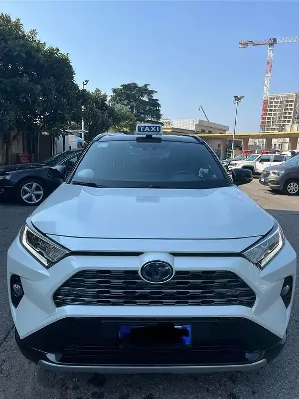 Usata Toyota RAV4 Hybrid Style 178 CV (130 kW) 2021 SUV
