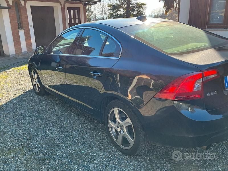 Usata Volvo S60 Kinetic 163 CV (119 kW) 2012 Grigio Berlina