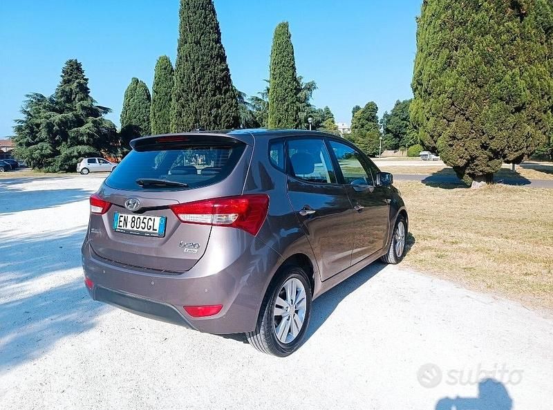 Usata Hyundai ix20 Style 90 CV (66 kW) 2012 Marrone Utilitaria