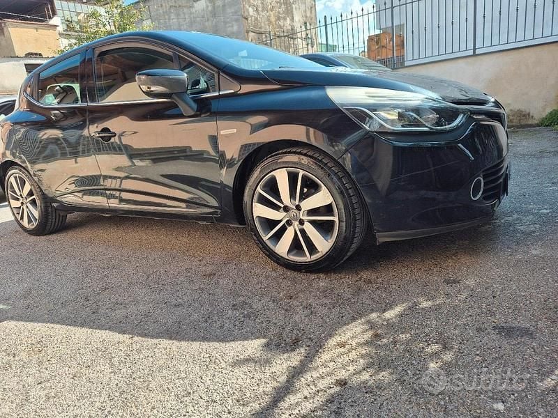 Usata Renault Clio IV 64 CV (47 kW) 2015 Nero Utilitaria