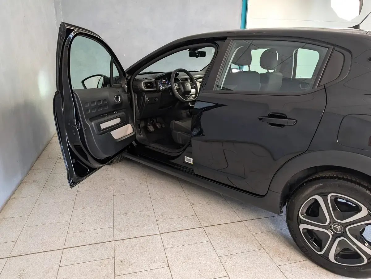 Usata Citroën C3 PureTech 83 CV (61 kW) 2024 Nero Berlina