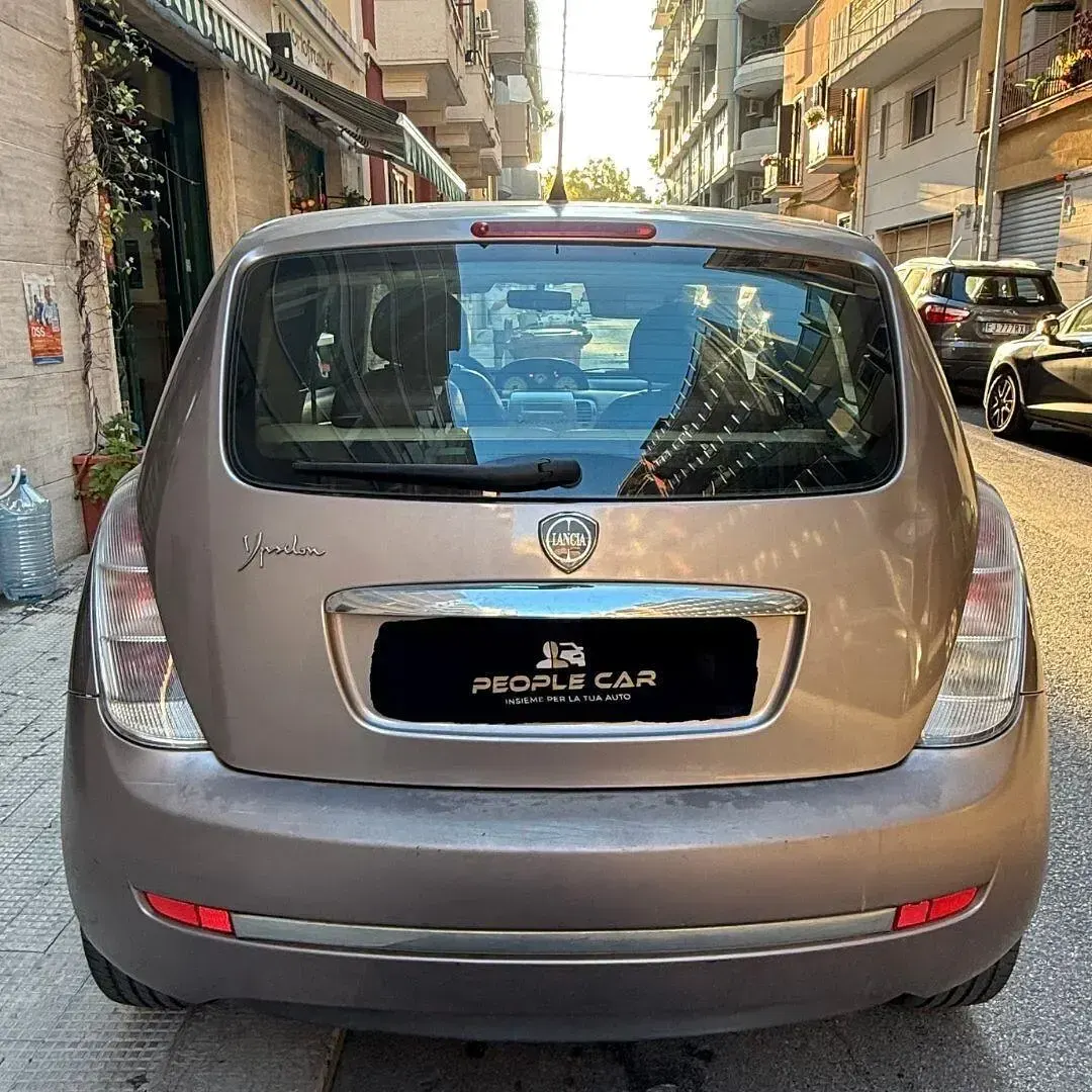Usata Lancia Ypsilon 75 CV (55 kW) 2010 Marrone Utilitaria