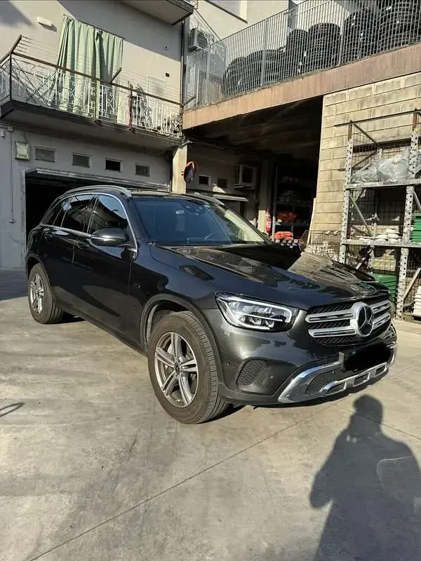 Usata Mercedes GLC300e Business 211 CV (155 kW) 2020 Grigio SUV