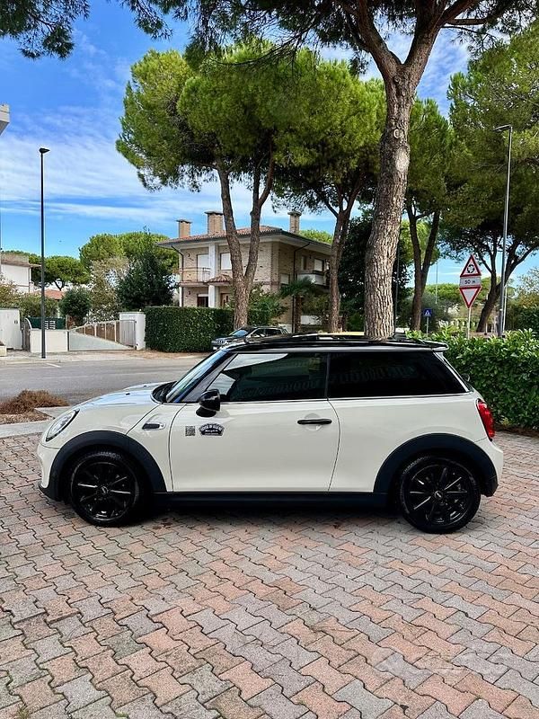 Usata Mini Cooper D 116 CV (85 kW) 2017 Bianco Utilitaria