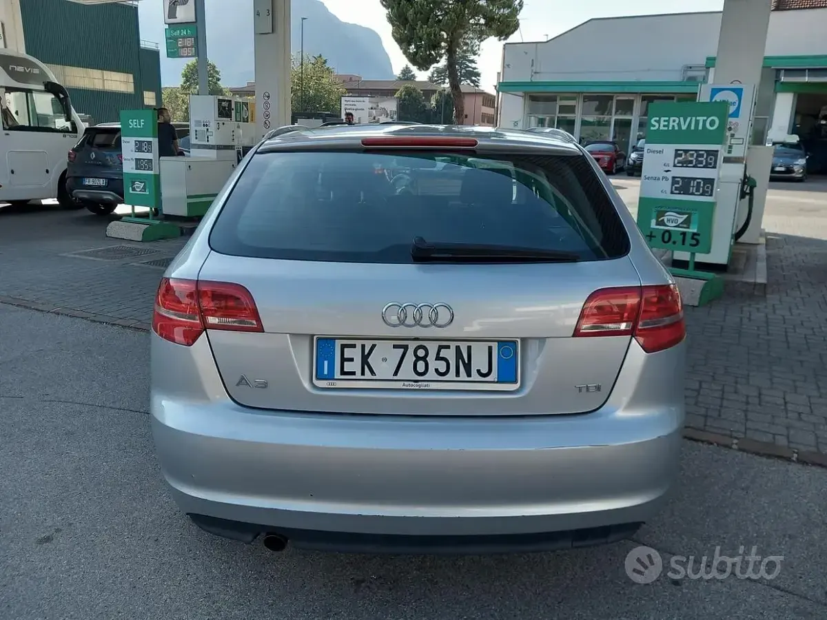 Usata Audi A3 Sportback Attraction 105 CV (77 kW) 2011 Grigio Utilitaria