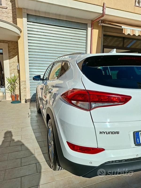 Usata Hyundai Tucson Xpossible 116 CV (85 kW) 2016 Bianco SUV