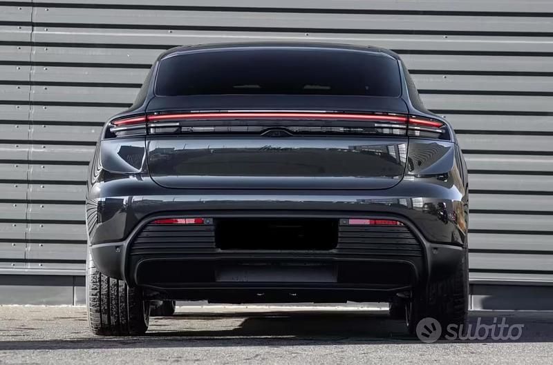 Usata Porsche Macan 4 Electric 264 kW (360 CV) 2024 Antracite SUV