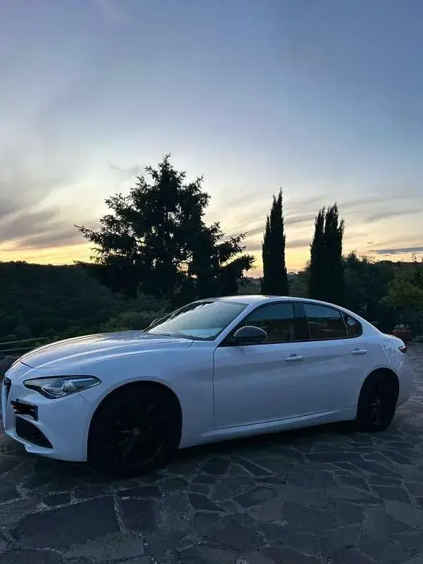 Usata Alfa Romeo Giulia 150 CV (110 kW) 2017 Berlina