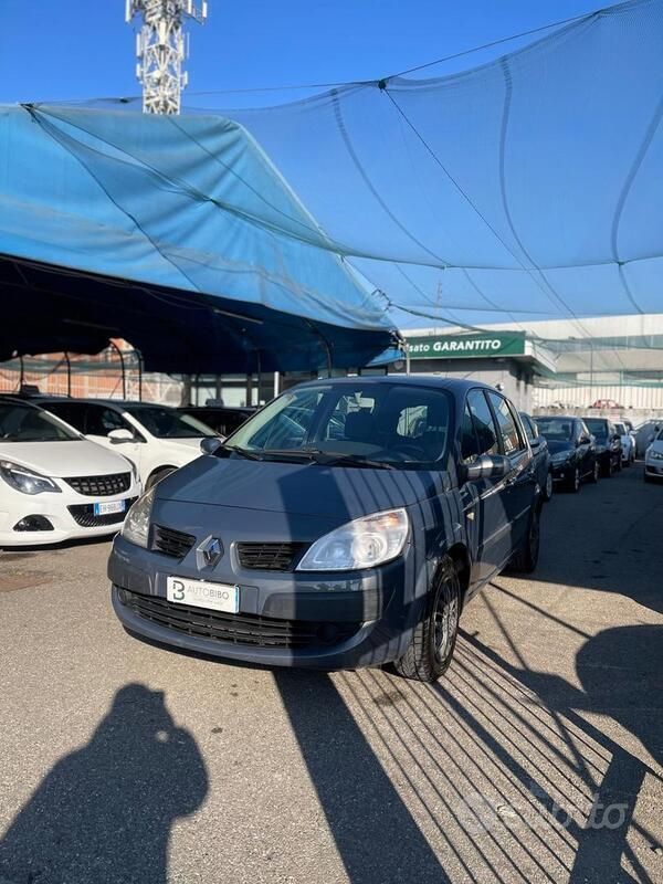 Grigio Usata 2007 Renault Scénic II Monovolume | 2500 € - Immagine 1/4