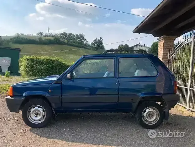 Usata Fiat Panda 4x4 Trekking 54 CV (39 kW) 2002 Blu Utilitaria