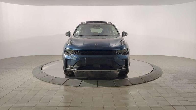 Usata Lynk & Co 01 179 CV (131 kW) 2024 Blu metallizzato / tetto nero SUV