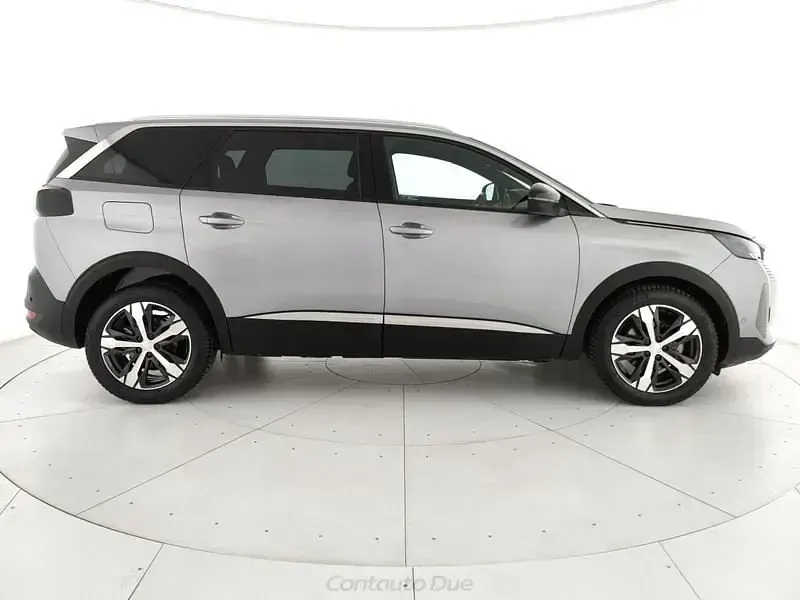 Usata Peugeot 5008 Allure 131 CV (96 kW) 2023 Grigio artense SUV