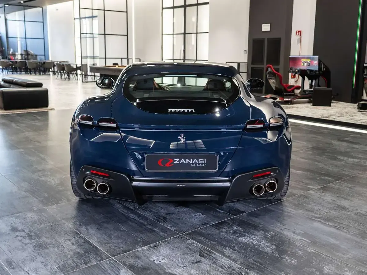 Usata Ferrari Roma 620 CV (456 kW) 2021 Blu pozzi Coupé