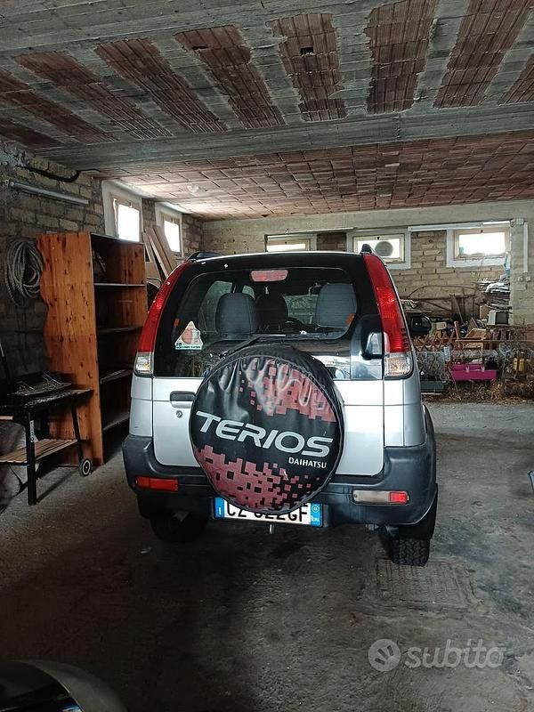 Usata Daihatsu Terios 2005 Grigio SUV