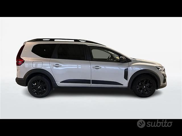 Usata Dacia Jogger Extreme 101 CV (74 kW) 2023 Grigio chiaro Monovolume