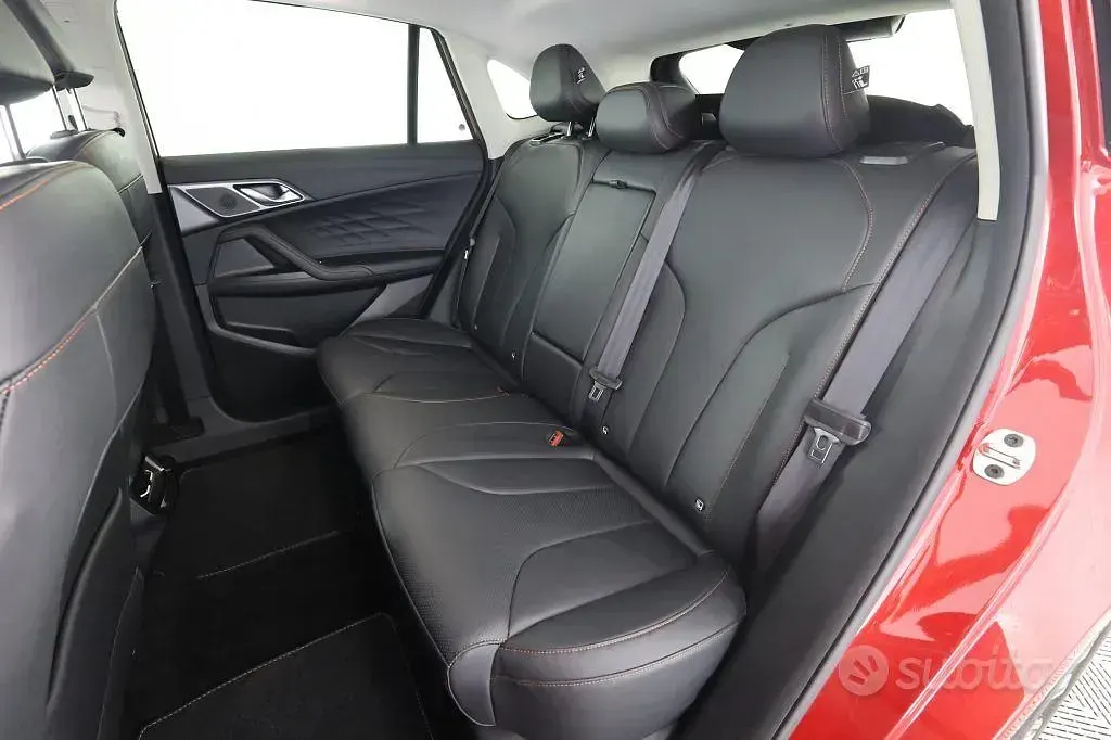 Usata MG HS Luxury 170 CV (125 kW) 2025 Diamond red SUV