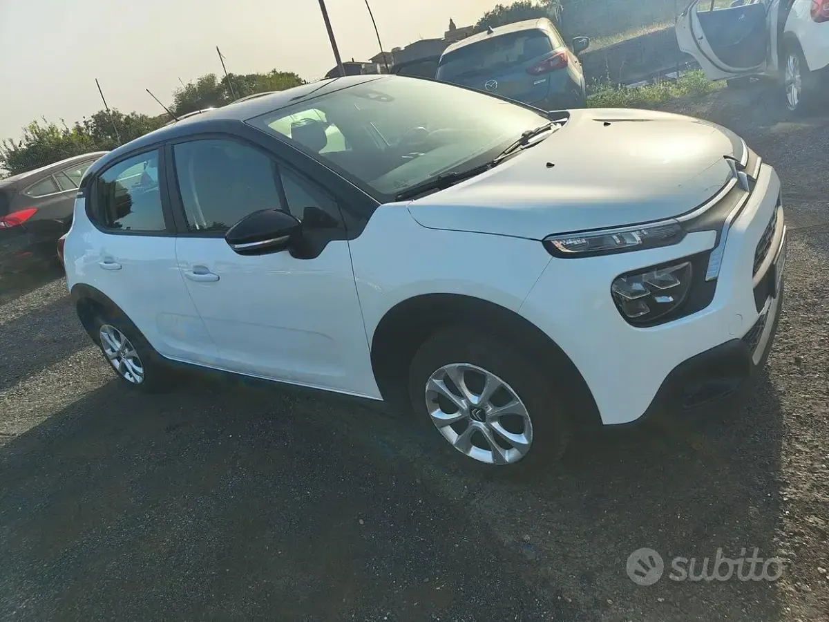 Usata Citroën C3 Feel 102 CV (75 kW) 2021 Bianco Utilitaria