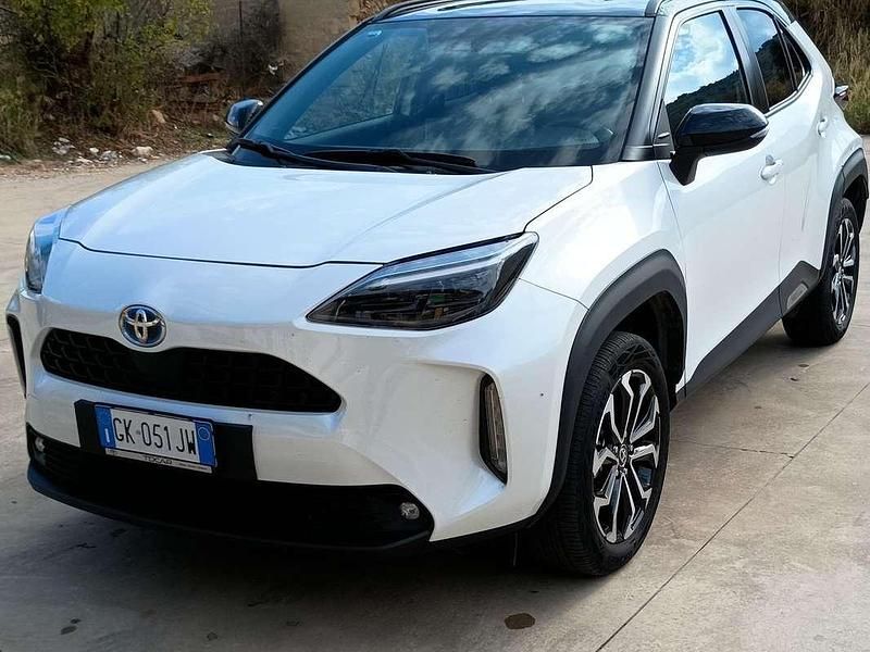 Usata Toyota Yaris Hybrid Trend 92 CV (67 kW) 2022 Bianco Berlina