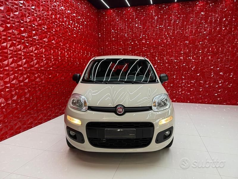 Usata Fiat Panda Lounge 80 CV (58 kW) 2015 Beige Utilitaria