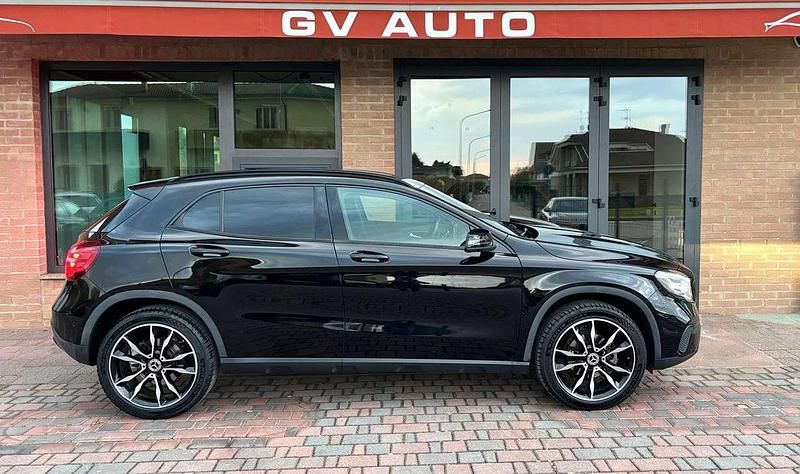 Usata Mercedes GLA200 Edition 136 CV (100 kW) 2019 Nero SUV