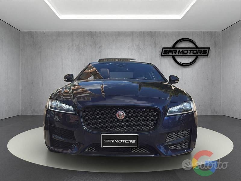 Usata Jaguar XF R-Sport 179 CV (131 kW) 2016 Blu/azzurro Berlina