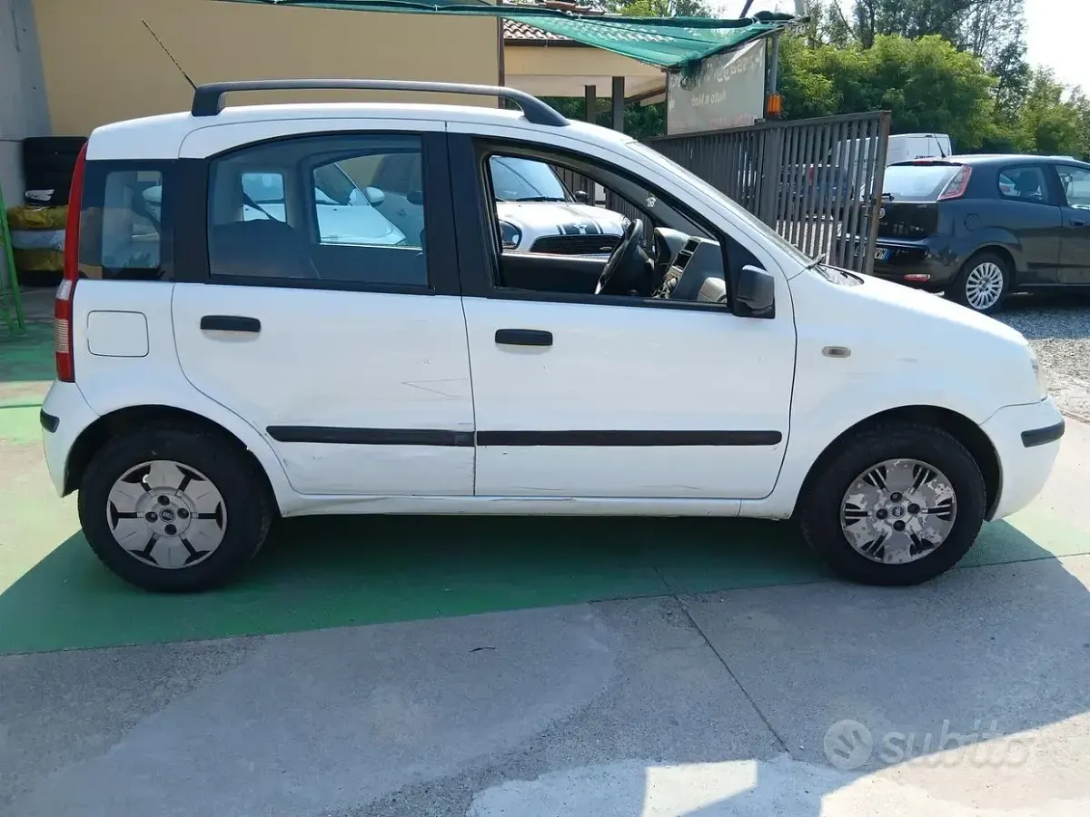 Usata Fiat Panda Dynamic 60 CV (44 kW) 2005 Bianco Utilitaria