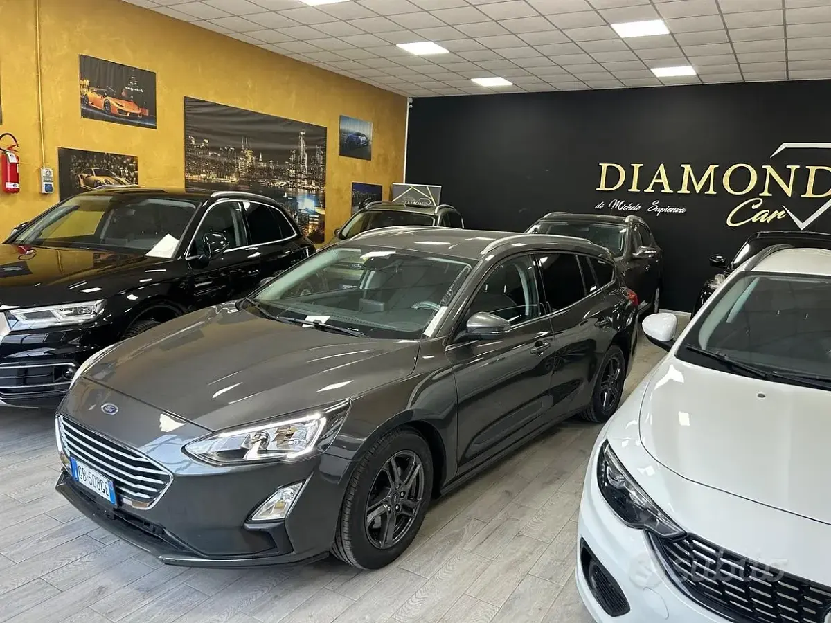 Usata Ford Focus 120 CV (88 kW) 2020 Grigio Station wagon