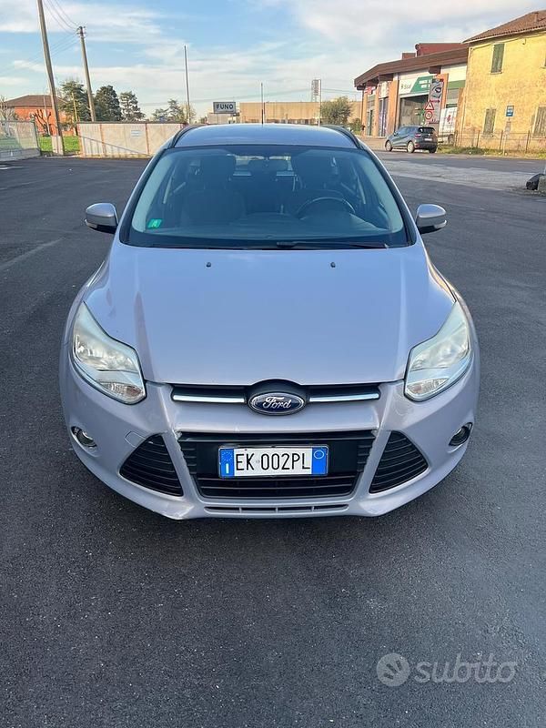 Usata Ford Focus Titanium 115 CV (84 kW) 2011 Grigio Station wagon