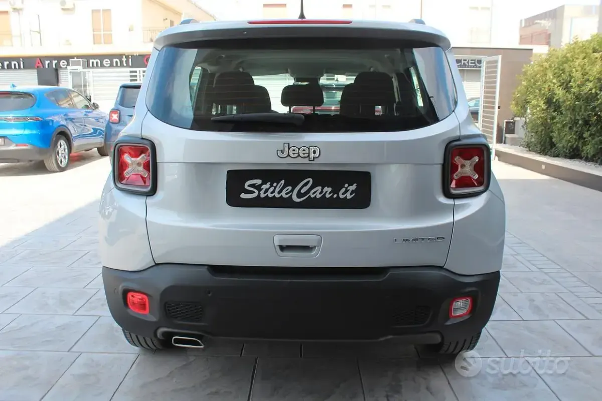 Usata Jeep Renegade Limited 131 CV (96 kW) 2021 Grigio SUV