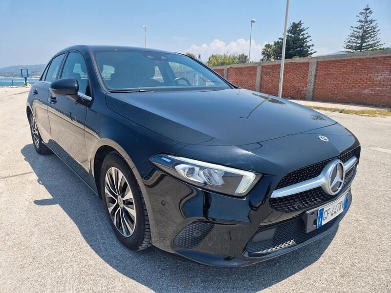 Usata Mercedes A180 116 CV (85 kW) 2021 Nero Berlina