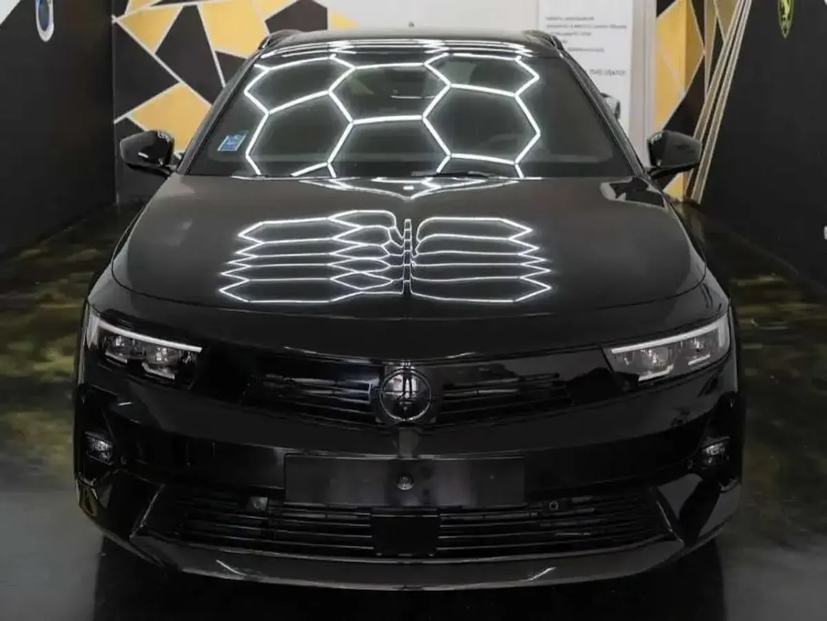 Usata Opel Astra Ultimate 131 CV (96 kW) 2024 Nero Utilitaria