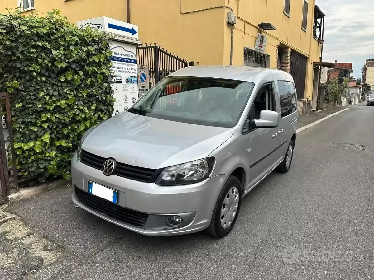 Usata VW Caddy 102 CV (75 kW) 2012 Grigio Monovolume