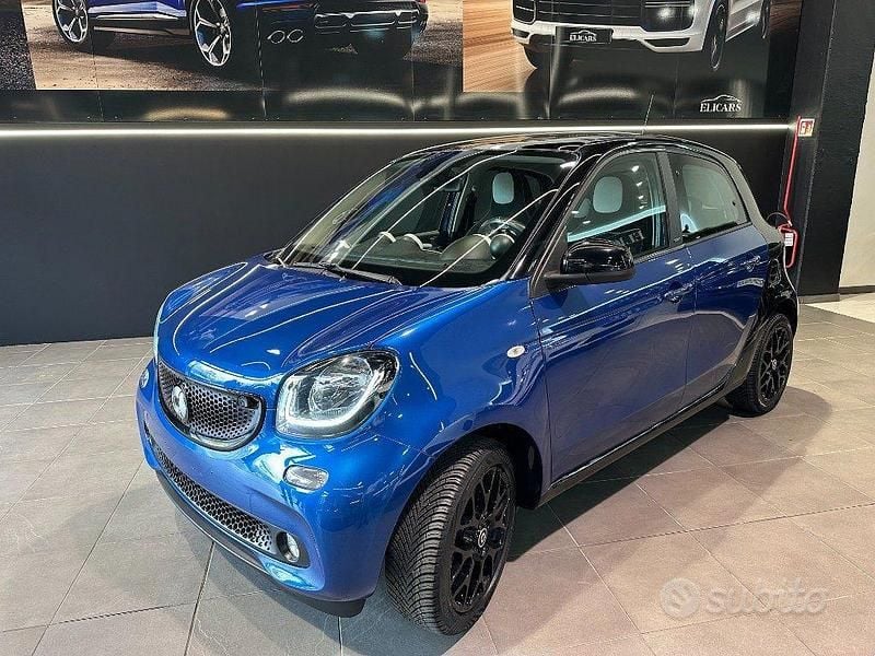 Begagnad Smart ForFour Passion 71 HK (52 kW) 2016 Blå Halvkombi