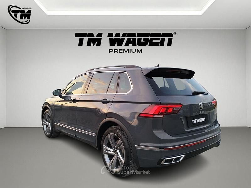 Usata VW Tiguan R-line 150 CV (110 kW) 2024 Argento SUV