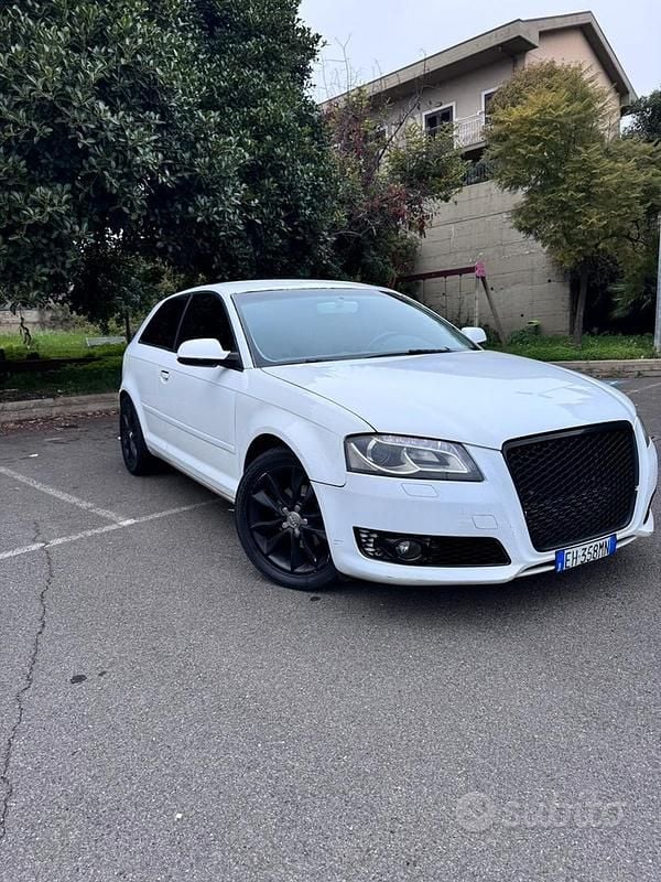 Bianco Usata 2011 Audi A3 Tre volumi | 5200 € - Immagine 1/4