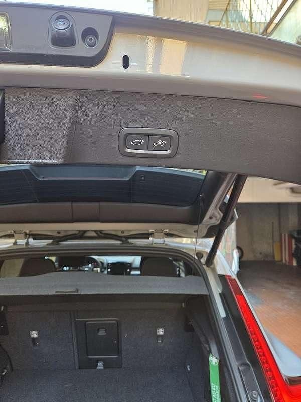 Usata Volvo XC40 Core 163 CV (119 kW) 2024 Grigio SUV