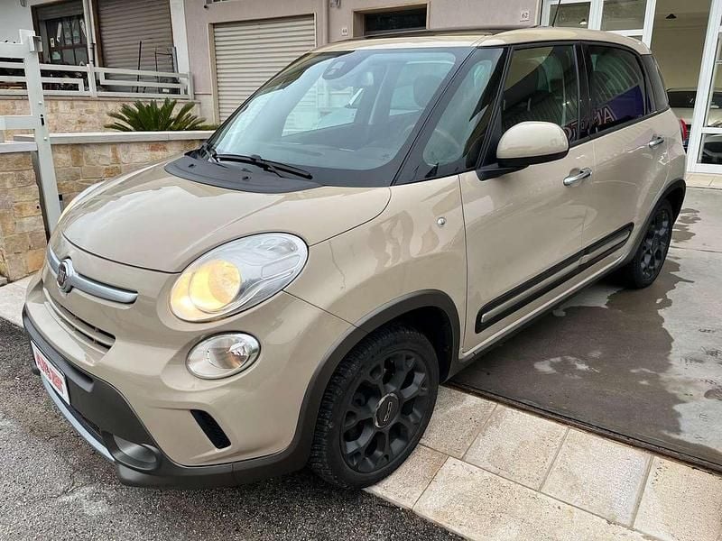 Usata Fiat 500L Trekking 105 CV (77 kW) 2014 Cappuccino Monovolume